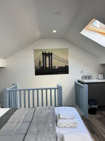 Stylish Loft Near Birmingham - Image 4