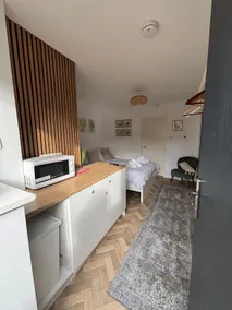 Oxford Beehive Studio with free off street parking - Image 2