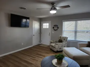 Bungalow by the Bay - Image 2