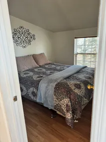 Erie’s Edge Four bedrooms Two bathrooms - Image 5