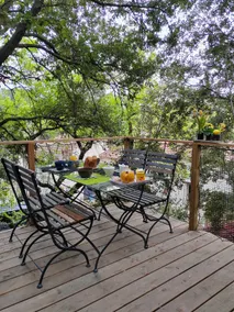 Jade's cabin - Image 5