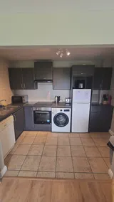 Cosy quiet space 2 bed 2 bath with parking - Image 4