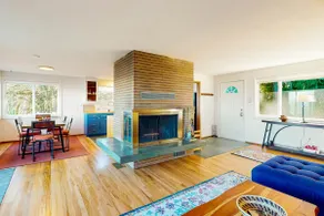 2BR Vashon Island Home with Breathtaking views - Image 4