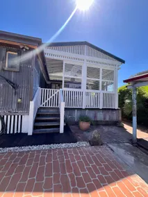 The Vine & Rail Cottage - Image 3