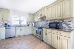 Spacious Serene 2Bedroom Retreat - Image 3