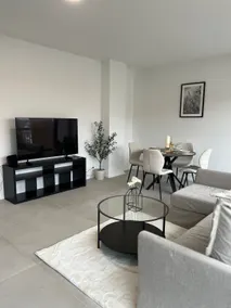 Luxury Apartment | Near ING Arena & Expo 12 | 2 BR - Image 2