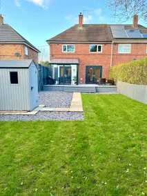Luxury home near Alton Towers | Garden & Parking - Image 2