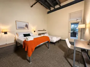 Cream City Industrial Loft Near Fiserv with Parking - Suite 1 - Sleeps 8 - Image 3