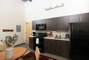 Cream City Industrial Loft Near Fiserv with Parking - Suite 1 - Sleeps 8 - Image 5