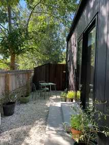 Beautiful, peaceful studio. - Image 5