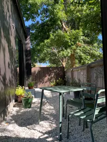 Beautiful, peaceful studio. - Image 3