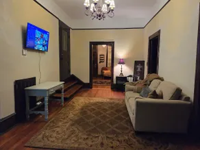 Pinwheel Place off the Square ~Entire 1st Floor - Image 5