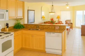 Enjoy Your Vacay! Unit w/ Kitchen, Free Parking! - Image 3