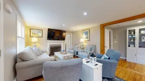 Updated Colonial: Huge Yard, Firepit & WiFi - Image 2