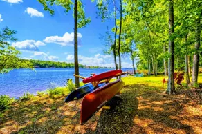 Lakefront Log Cabin at Lake Anna, Dock, Deck - Image 3