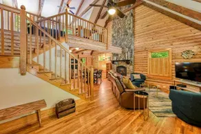 Lakefront Log Cabin at Lake Anna, Dock, Deck - Image 5