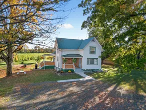 Cayuga Lake Farmhouse on Finger Lakes Wine Trail - Image 3