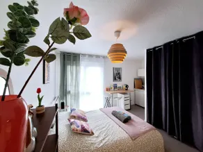 My cozy retreat – Close to Parc Expo & the airport - Image 3