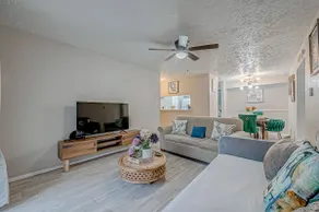 Entire Condo 4 beds 6 guests next to park Bellaire - Image 2