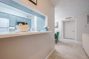 Entire Condo 4 beds 6 guests next to park Bellaire - Image 5