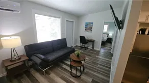Grove Centrally Located by UM/dwntwn Free Parking - Image 2