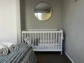 Self-Contained 2 Bedroom Suite with Wifi & Parking - Image 2
