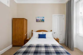 Seafront Village Apartment with Panoramic Views - Image 2