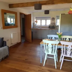 Piglet Cottage - Old Highwood Holiday Cottages - Image 5