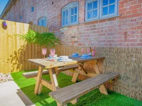 Piglet Cottage - Old Highwood Holiday Cottages - Image 3