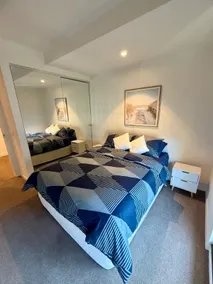 Walk to the MCG & enjoy the local vibe + parking - Image 2
