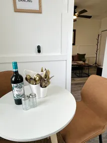 Contemporary Downtown Loft-No Pets - Image 5