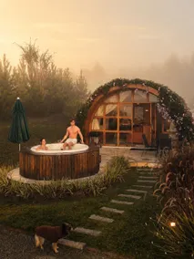Cocoon overlooking the mountains - Image 2