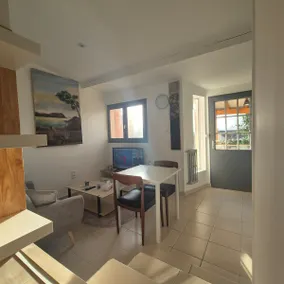 2-room apartment for 4 people max with terrace - Image 5