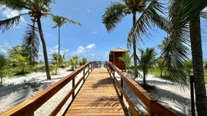 Beach Point - Muro Alto - Image 2