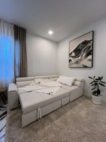 Luxurious 1-Bedroom Suite - Image 4