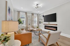 5BR Large townhouse | parking + train - Image 2