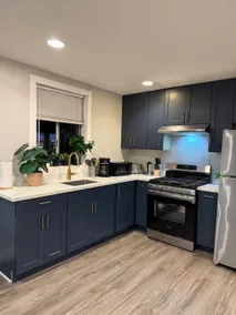 New Remodel Sunset 3 Br King Suite with Parking - Image 4