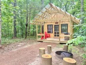 Glamping-Style Cabin at Kerr Lake — ”The Lodge” - Image 4
