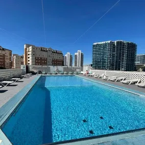 VV - Cosy Studio in City Centre with Pool - Image 3