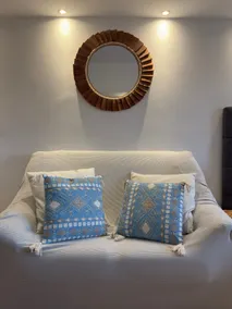 VV - Cosy Studio in City Centre with Pool - Image 2