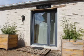 Studio by the pond - Image 2