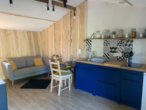 Studio by the pond - Image 4