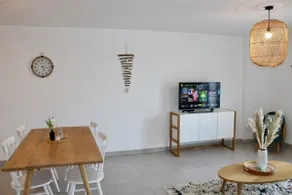 Les Hauts du Port - stylish and centrally located apartment. - Image 5