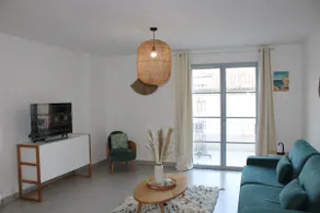 Les Hauts du Port - stylish and centrally located apartment. - Image 4