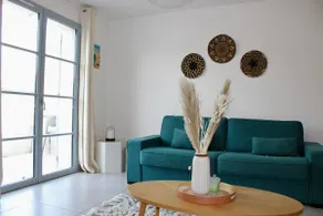 Les Hauts du Port - stylish and centrally located apartment. - Image 3