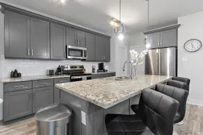 Modern & Cozy Townhouse 3 Bd HTX (NRG, Med Center) - Image 3