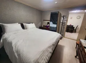 [Haha Accommodation OPEN] 7 minutes walk from Yeonsin Station/Hotel bedding/65-inch TV/Air dresser/Air purifier - Image 3