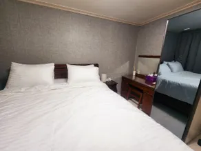[Haha Accommodation OPEN] 7 minutes walk from Yeonsin Station/Hotel bedding/65-inch TV/Air dresser/Air purifier - Image 2