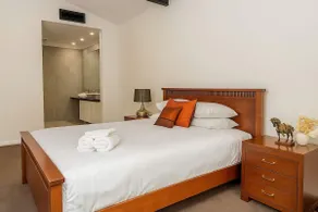 Newcastle CBD Penthouse - Image 5