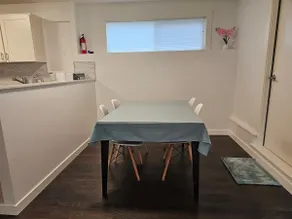 Peaceful Airport Guest Suite - Image 2